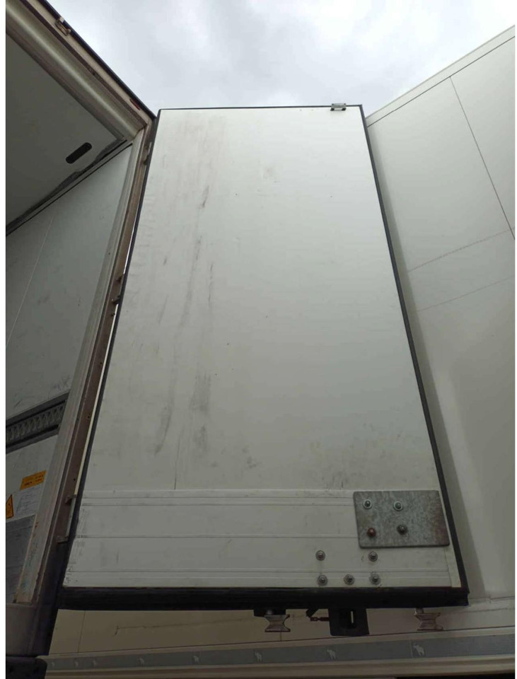 2018 Schmitz Cargobull SKO FP 45 ThermoKing SLXi 300 - Polprikolica hladilnik: slika 3 2018 Schmitz Cargobull SKO FP 45 ThermoKing SLXi 300 - Polprikolica hladilnik: slika 3