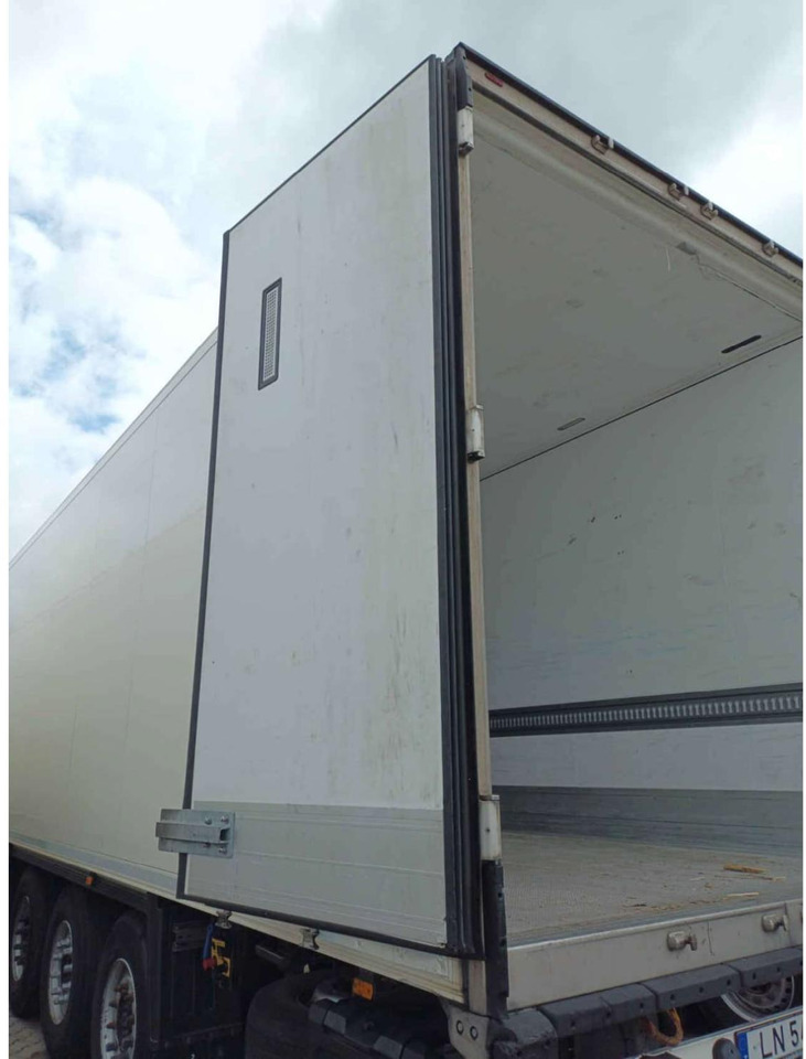 2018 Schmitz Cargobull SKO FP 45 ThermoKing SLXi 300 - Polprikolica hladilnik: slika 4 2018 Schmitz Cargobull SKO FP 45 ThermoKing SLXi 300 - Polprikolica hladilnik: slika 4