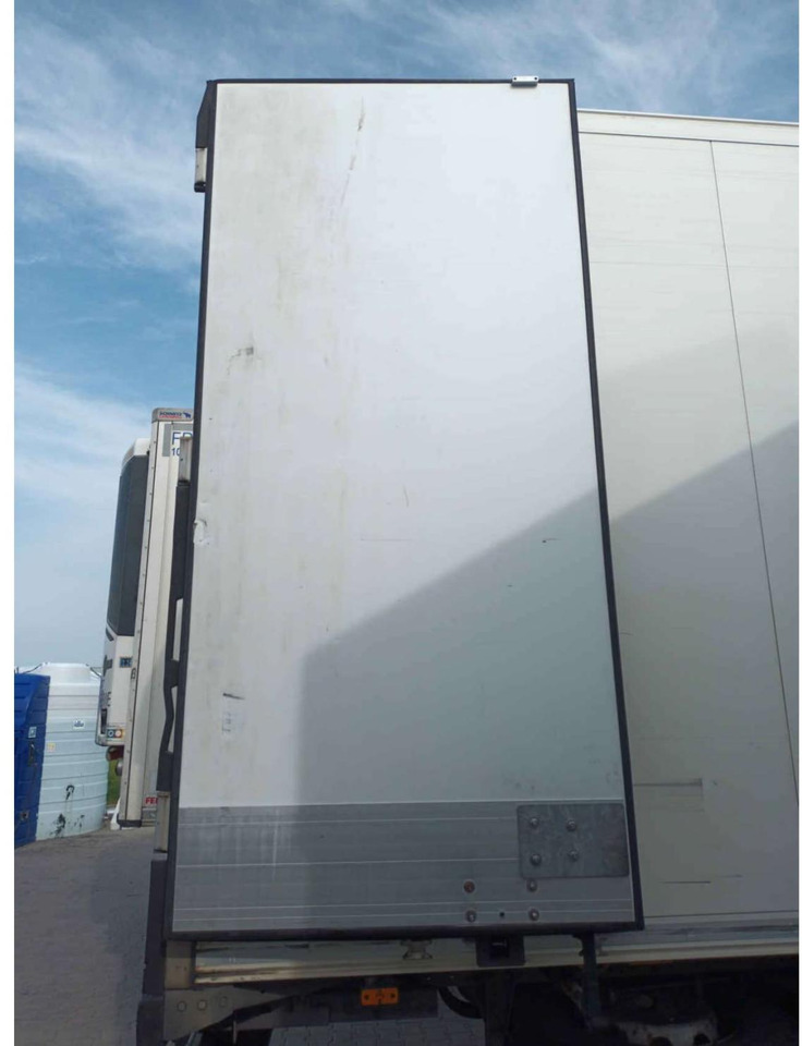 2018 Schmitz Cargobull SKO FP 60 ThermoKing SLXi 300 - Polprikolica hladilnik: slika 4 2018 Schmitz Cargobull SKO FP 60 ThermoKing SLXi 300 - Polprikolica hladilnik: slika 4