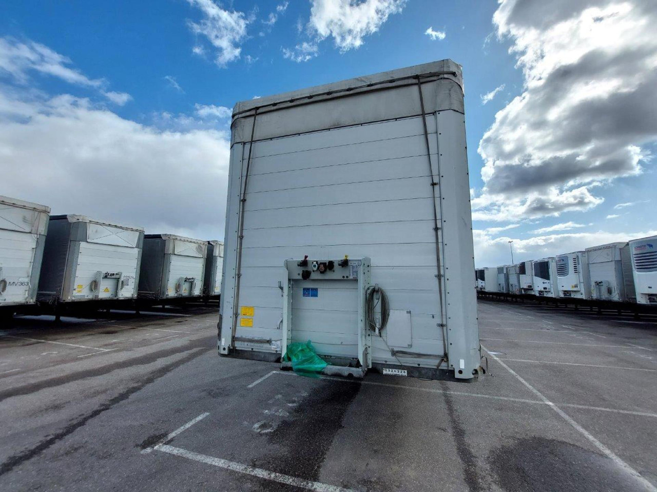 2019 Schmitz Cargobull SCS24/L Lifting Axle - Polprikolica s ponjavo: slika 1 2019 Schmitz Cargobull SCS24/L Lifting Axle - Polprikolica s ponjavo: slika 1