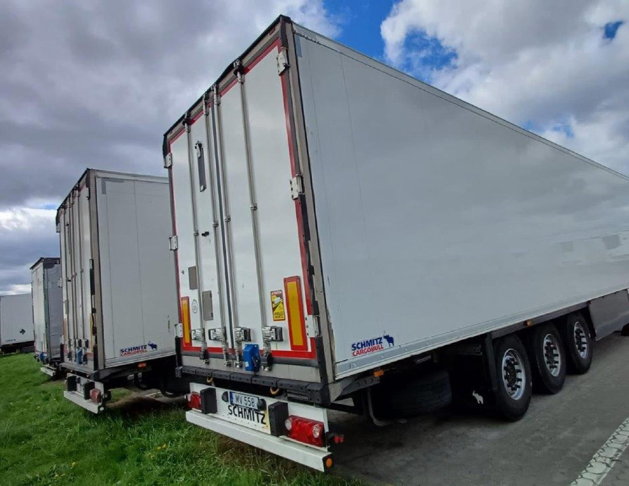 2019 Schmitz Cargobull SKO FP 45 ThermoKing SLXi 300 - Polprikolica hladilnik: slika 3 2019 Schmitz Cargobull SKO FP 45 ThermoKing SLXi 300 - Polprikolica hladilnik: slika 3