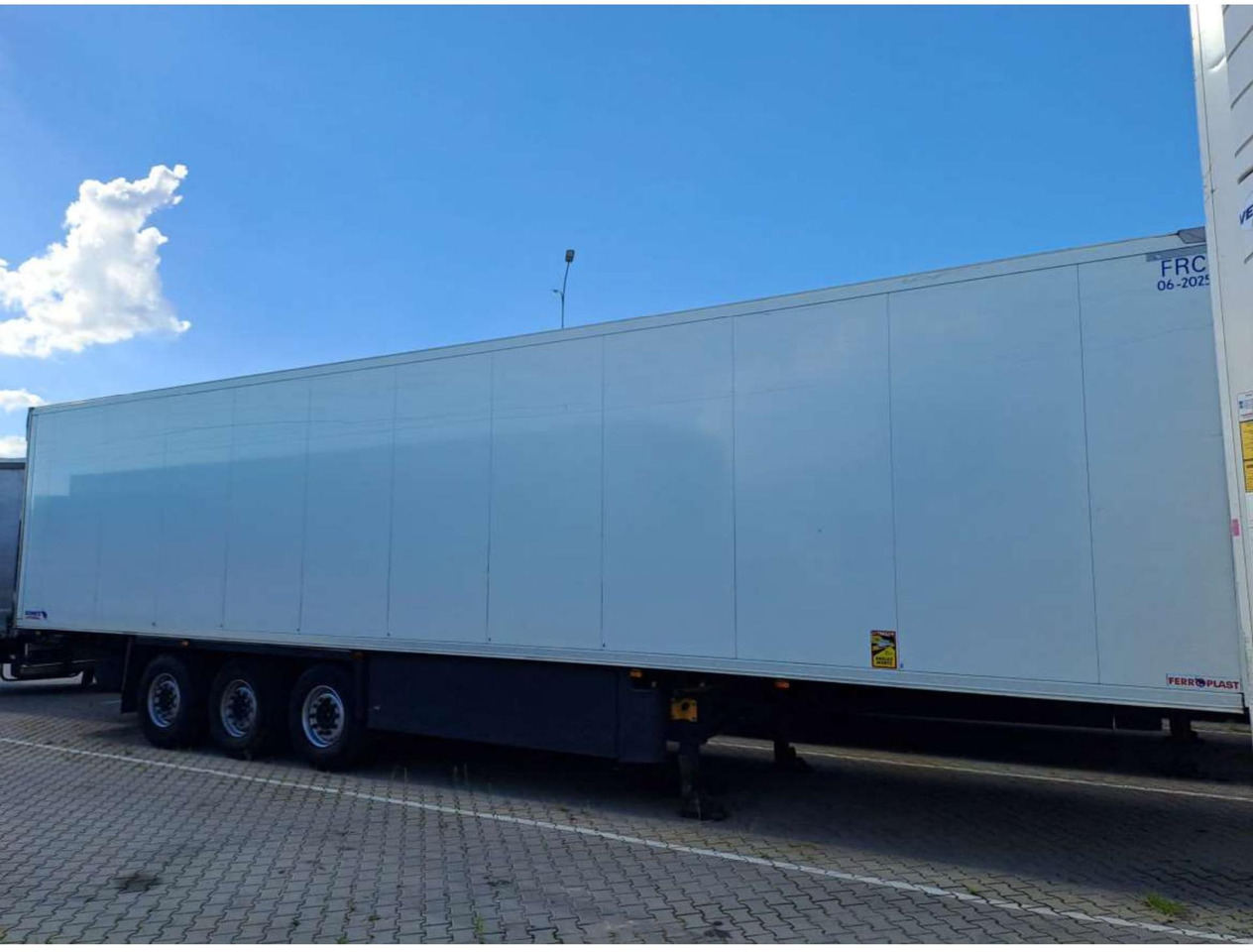 2019 Schmitz Cargobull SKO FP 60 ThermoKing SLXi 300 - Polprikolica hladilnik: slika 4 2019 Schmitz Cargobull SKO FP 60 ThermoKing SLXi 300 - Polprikolica hladilnik: slika 4