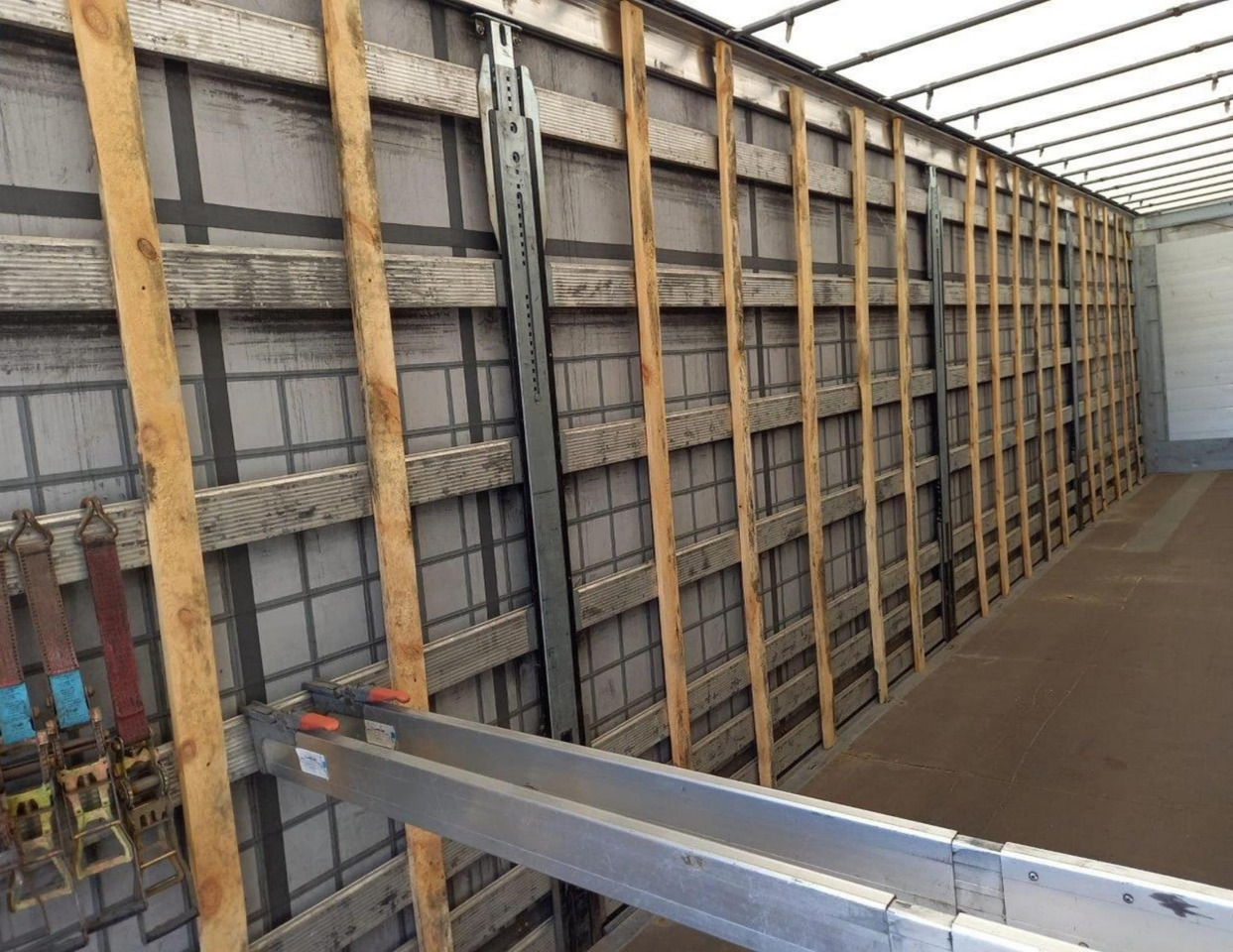 2021 Schmitz Cargobull SCS24/L Varios - Polprikolica s ponjavo: slika 2 2021 Schmitz Cargobull SCS24/L Varios - Polprikolica s ponjavo: slika 2