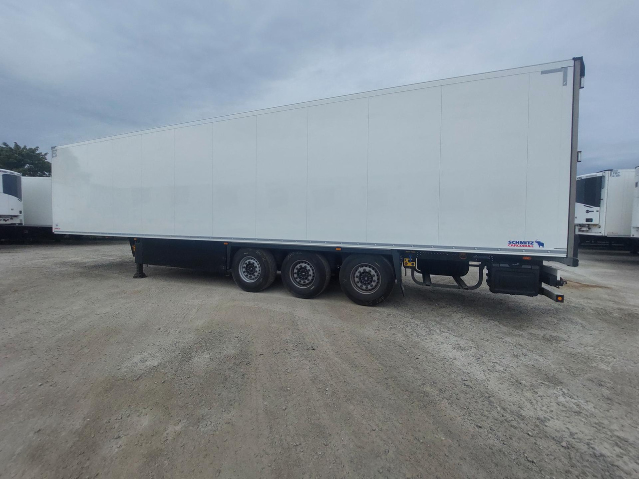 2021 Schmitz Cargobull SKO FP 60 ThermoKing SLXi 300 - Polprikolica hladilnik: slika 3 2021 Schmitz Cargobull SKO FP 60 ThermoKing SLXi 300 - Polprikolica hladilnik: slika 3