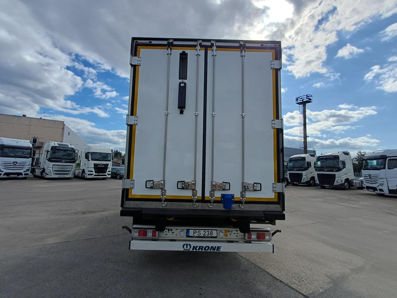 2022 Krone SDR Cool Liner FP 60 ThermoKing SLXi 300 - Polprikolica hladilnik: slika 3 2022 Krone SDR Cool Liner FP 60 ThermoKing SLXi 300 - Polprikolica hladilnik: slika 3