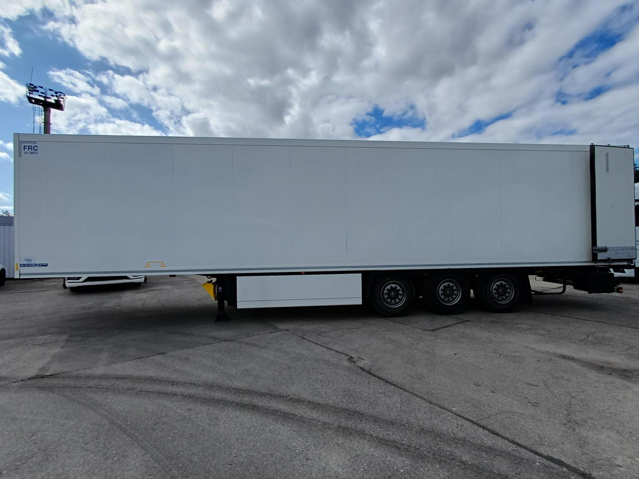2022 Krone SDR Cool Liner FP 60 ThermoKing SLXi 300 - Polprikolica hladilnik: slika 4 2022 Krone SDR Cool Liner FP 60 ThermoKing SLXi 300 - Polprikolica hladilnik: slika 4