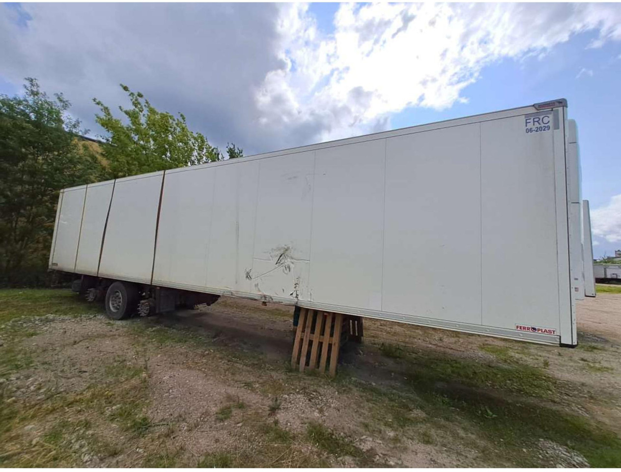 2023 Schmitz Cargobull SKO FP 60 ThermoKing SLXi 300 - Polprikolica hladilnik: slika 3 2023 Schmitz Cargobull SKO FP 60 ThermoKing SLXi 300 - Polprikolica hladilnik: slika 3