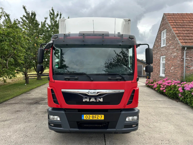 MAN TGM 15.250 / NL TRUCK / EURO 6 / NEW TYRES / NEW TACHO!! / BOX + LOADLIFT 2t - Tovornjak zabojnik: slika 2 MAN TGM 15.250 / NL TRUCK / EURO 6 / NEW TYRES / NEW TACHO!! / BOX + LOADLIFT 2t - Tovornjak zabojnik: slika 2