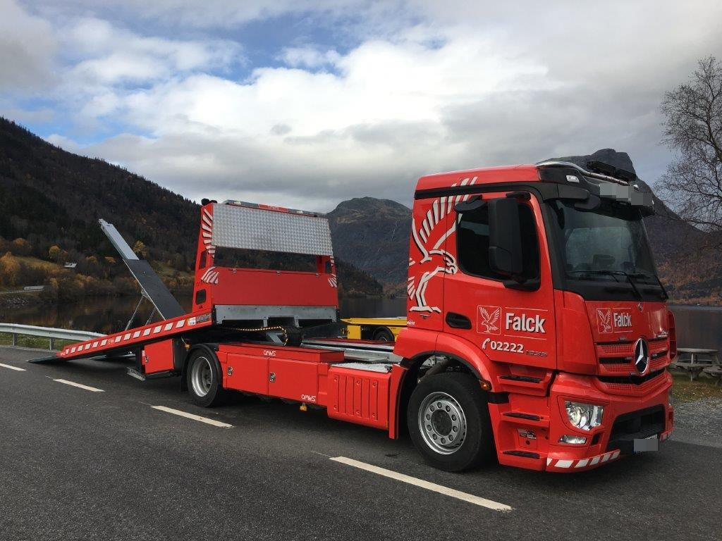 Mercedes-Benz ANTOS 1835 4x2 Omars 2x Winch Brille Load 8T - Vlečno vozilo: slika 1 Mercedes-Benz ANTOS 1835 4x2 Omars 2x Winch Brille Load 8T - Vlečno vozilo: slika 1