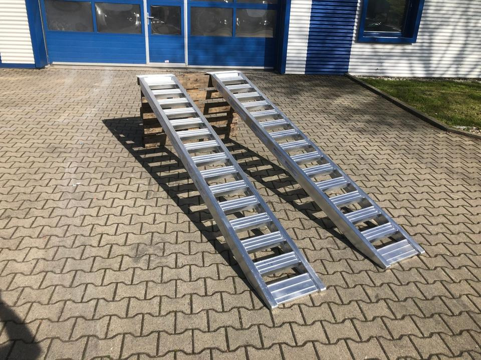 Alurampen Satz 2,5m 2000KG Minibagger Minilader Quad Auffahrrampe *INKL.19% MWST* - Nakladalna rampa: slika 5 Alurampen Satz 2,5m 2000KG Minibagger Minilader Quad Auffahrrampe *INKL.19% MWST* - Nakladalna rampa: slika 5