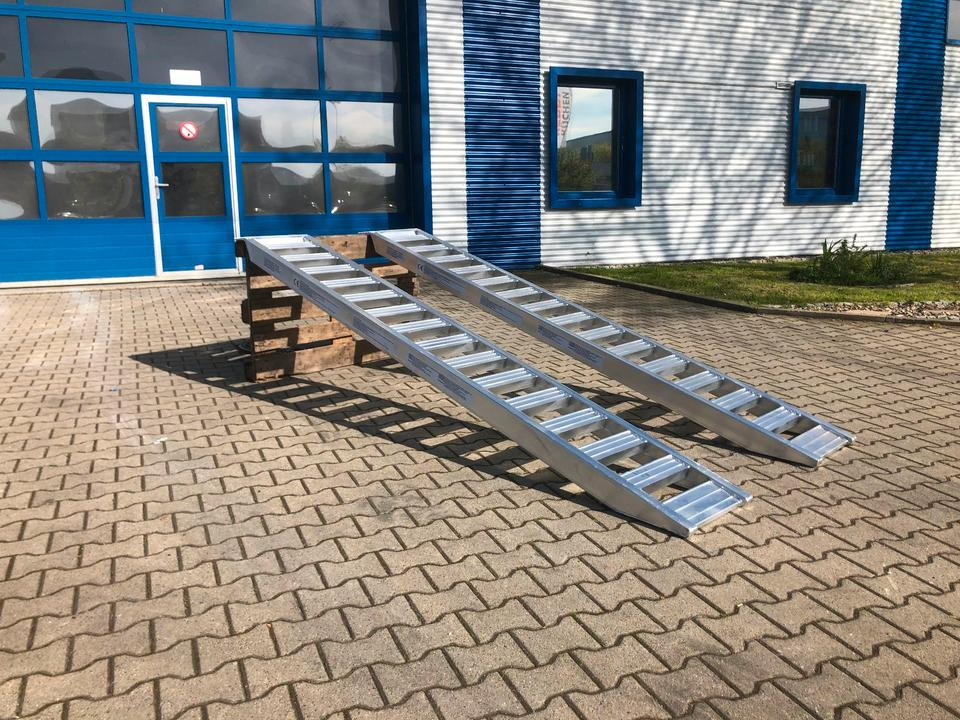 Alurampen Satz 3m 3000KG Minibagger Minilader Quad Auffahrrampe *INKL.19% MWST* - Nakladalna rampa: slika 3 Alurampen Satz 3m 3000KG Minibagger Minilader Quad Auffahrrampe *INKL.19% MWST* - Nakladalna rampa: slika 3