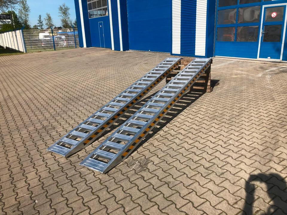 Alurampen Satz 4m 4000KG Minibagger Minilader Quad Auffahrrampe *INKL.19% MWST* - Nakladalna rampa: slika 2 Alurampen Satz 4m 4000KG Minibagger Minilader Quad Auffahrrampe *INKL.19% MWST* - Nakladalna rampa: slika 2