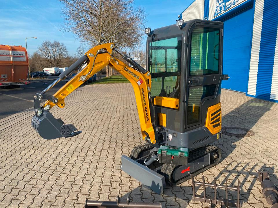 Minibagger BK950KS + Zubehör *INKL.19% MWST*BERGER KRAUS*KABINE*SOFORT!* - Mini bager: slika 4 Minibagger BK950KS + Zubehör *INKL.19% MWST*BERGER KRAUS*KABINE*SOFORT!* - Mini bager: slika 4