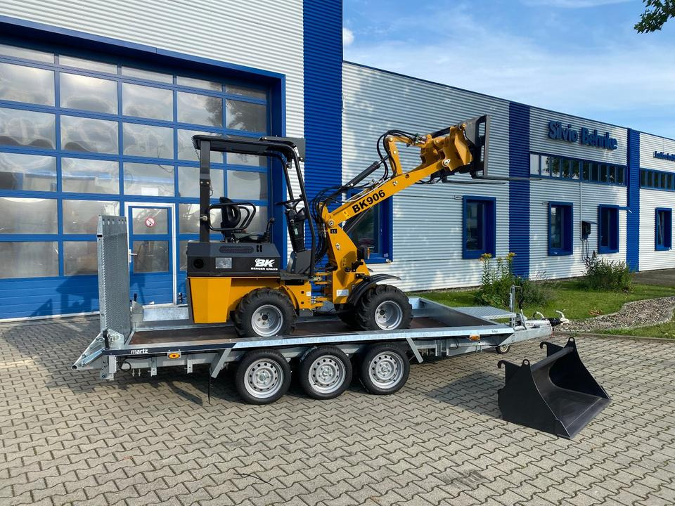 Radlader/Hoflader BK906 inkl. Tieflader und Gabel/Schaufelpaket *INKL.19% MWST*BERGER KRAUS*PERKINS*SOFORT!* - Zgibni nakladalnik, Prikolica: slika 4 Radlader/Hoflader BK906 inkl. Tieflader und Gabel/Schaufelpaket *INKL.19% MWST*BERGER KRAUS*PERKINS*SOFORT!* - Zgibni nakladalnik, Prikolica: slika 4