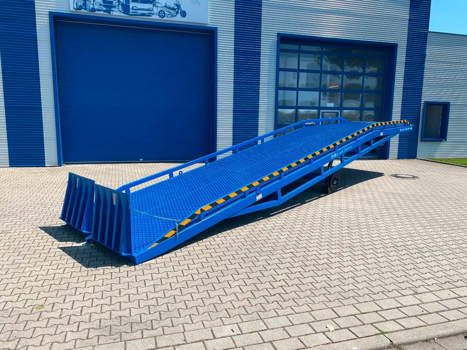 Verladerampe 8t Containerrampe LKW Rampe NEU *INKL.19% MWST*SOFORT VERFÜGBAR!* - Nakladalna rampa: slika 1 Verladerampe 8t Containerrampe LKW Rampe NEU *INKL.19% MWST*SOFORT VERFÜGBAR!* - Nakladalna rampa: slika 1