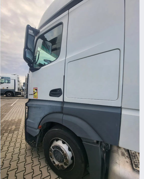 Mercedes-Benz ACTROS 1845 mega - Vlačilec: slika 3 Mercedes-Benz ACTROS 1845 mega - Vlačilec: slika 3