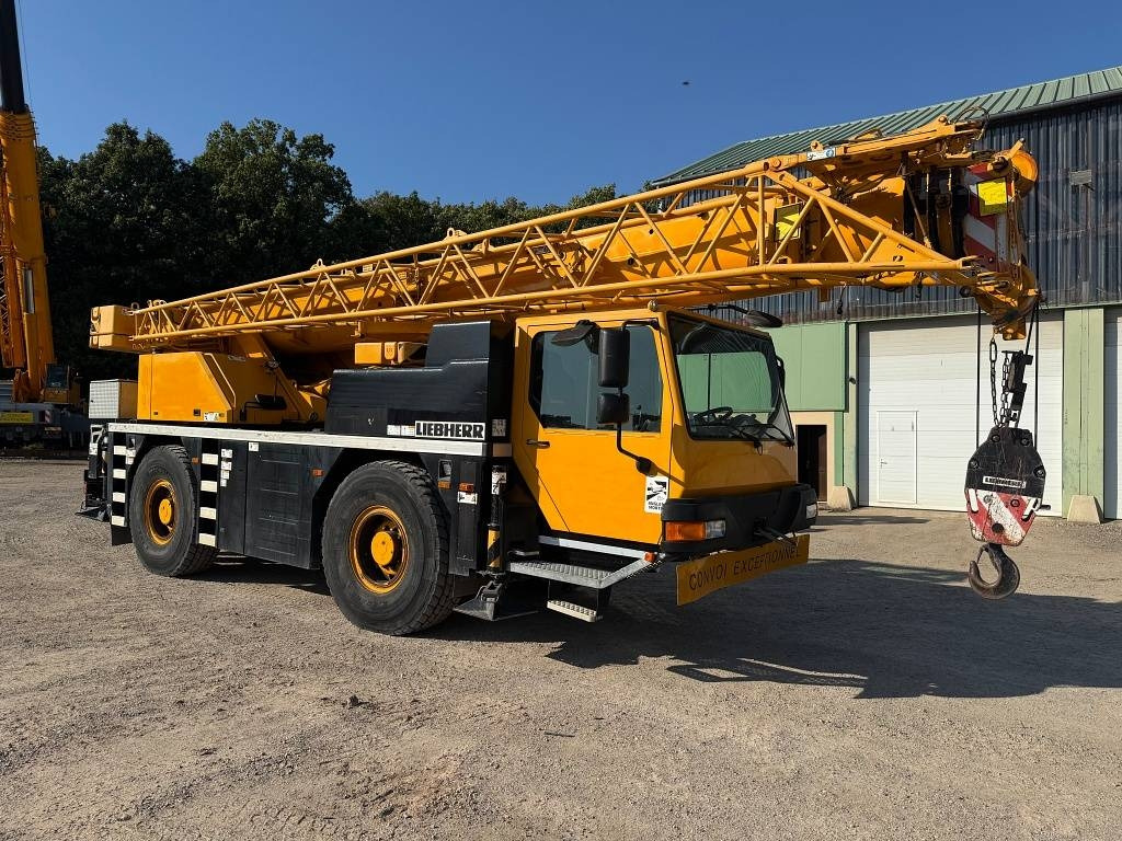 Liebherr LTM 1030-2.1 - Avtodvigalo: slika 1 Liebherr LTM 1030-2.1 - Avtodvigalo: slika 1
