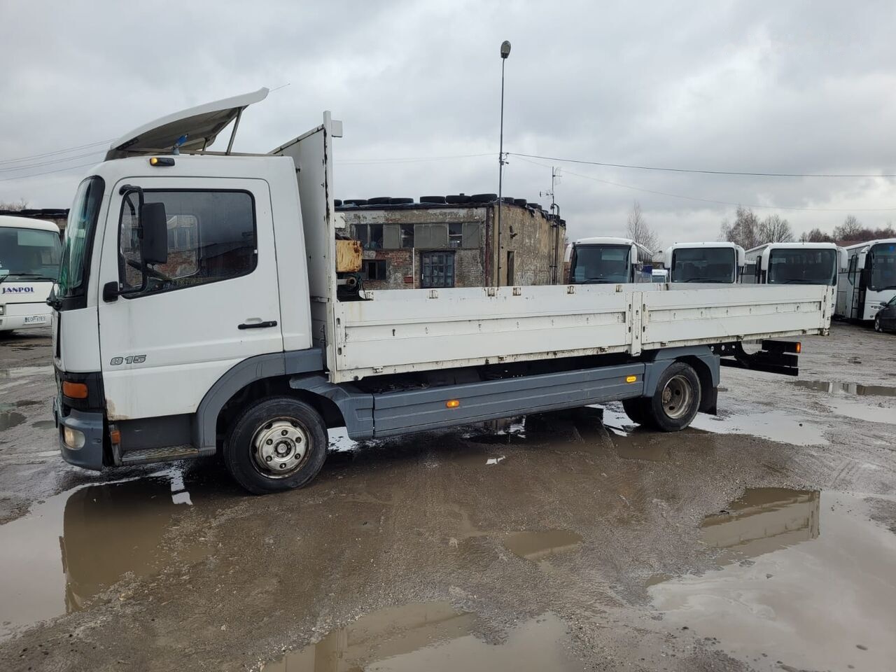 Mercedes-Benz Atego 815 - Tovornjak s kesonom: slika 2 Mercedes-Benz Atego 815 - Tovornjak s kesonom: slika 2