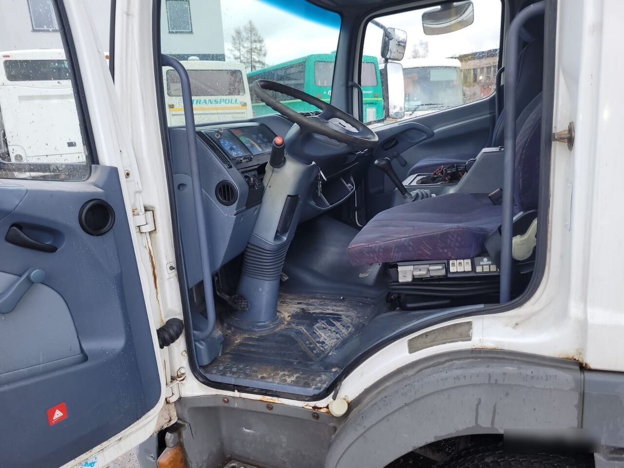 Interior photo 1: Mercedes-Benz Atego 815 lizing Mercedes-Benz Atego 815