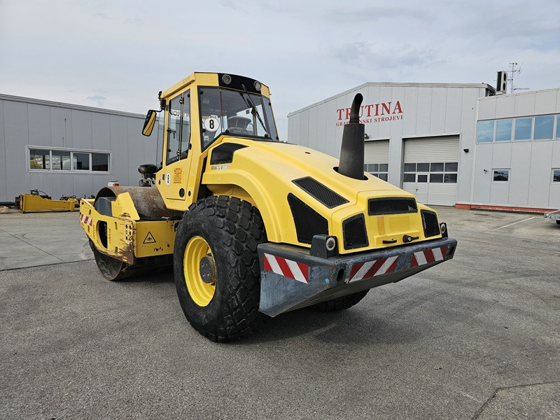 BOMAG BW213DH-4 BVC - Kompaktor: slika 2 BOMAG BW213DH-4 BVC - Kompaktor: slika 2