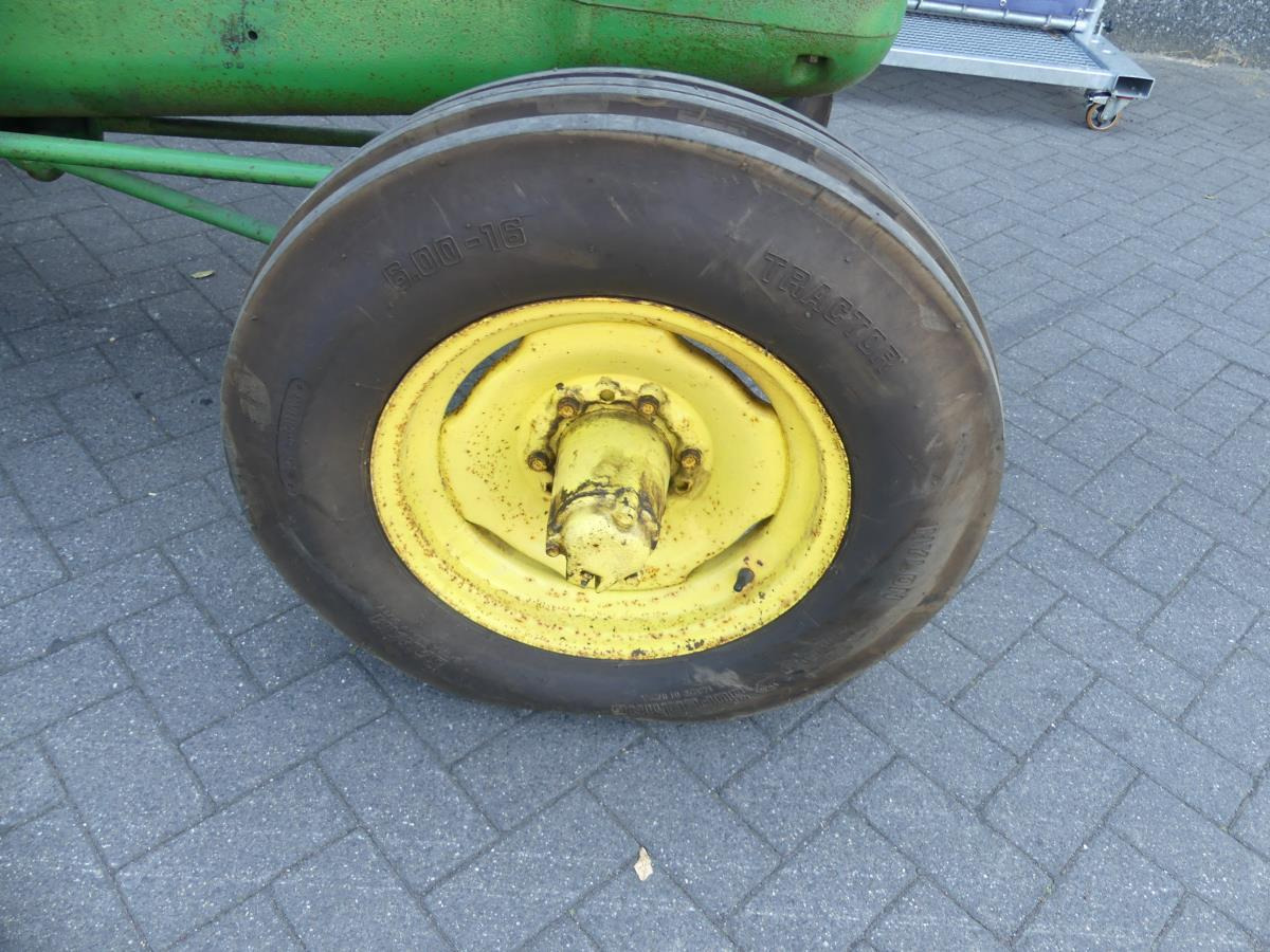 Traktor John-Deere AR: slika 21