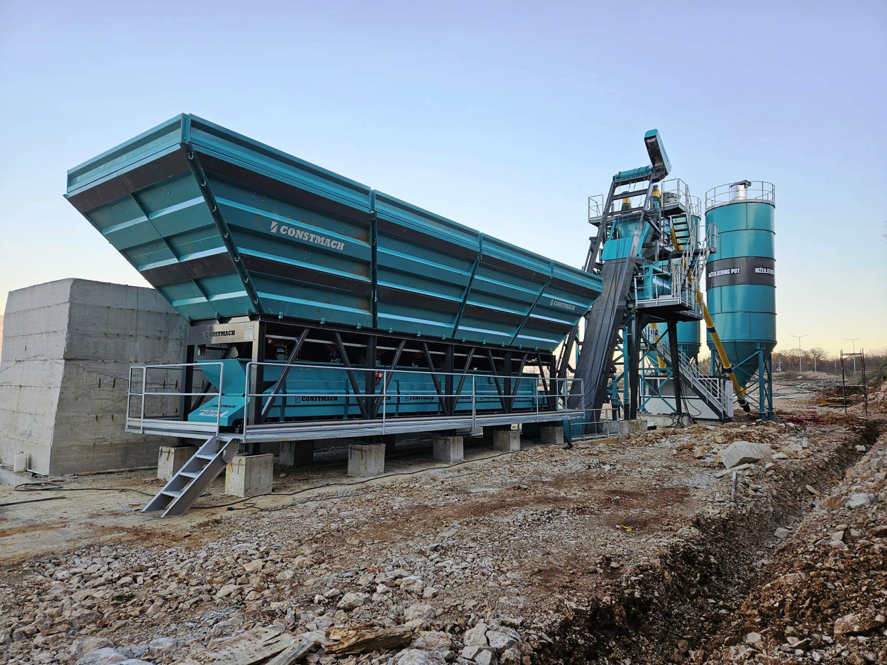 Constmach 120 m³/h Compact Concrete Batching Plant - Betonarna: slika 1 Constmach 120 m³/h Compact Concrete Batching Plant - Betonarna: slika 1