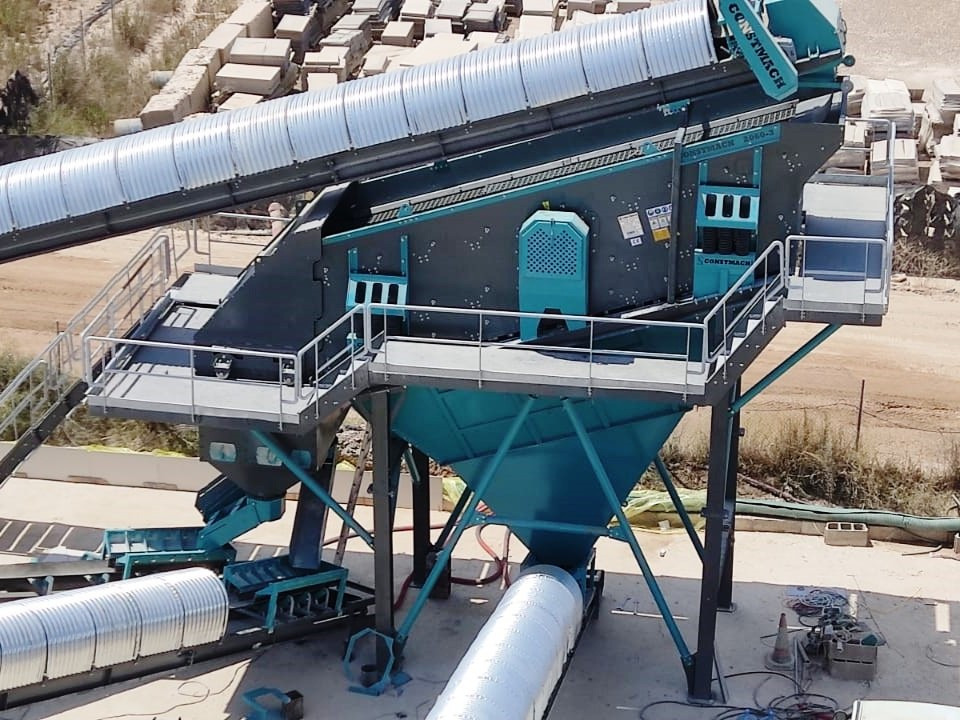 Constmach 140-180 Tph Vibrationssiebmaschine 2-3-4 Etappen 1800x5000 mm - Presejalnik: slika 3 Constmach 140-180 Tph Vibrationssiebmaschine 2-3-4 Etappen 1800x5000 mm - Presejalnik: slika 3