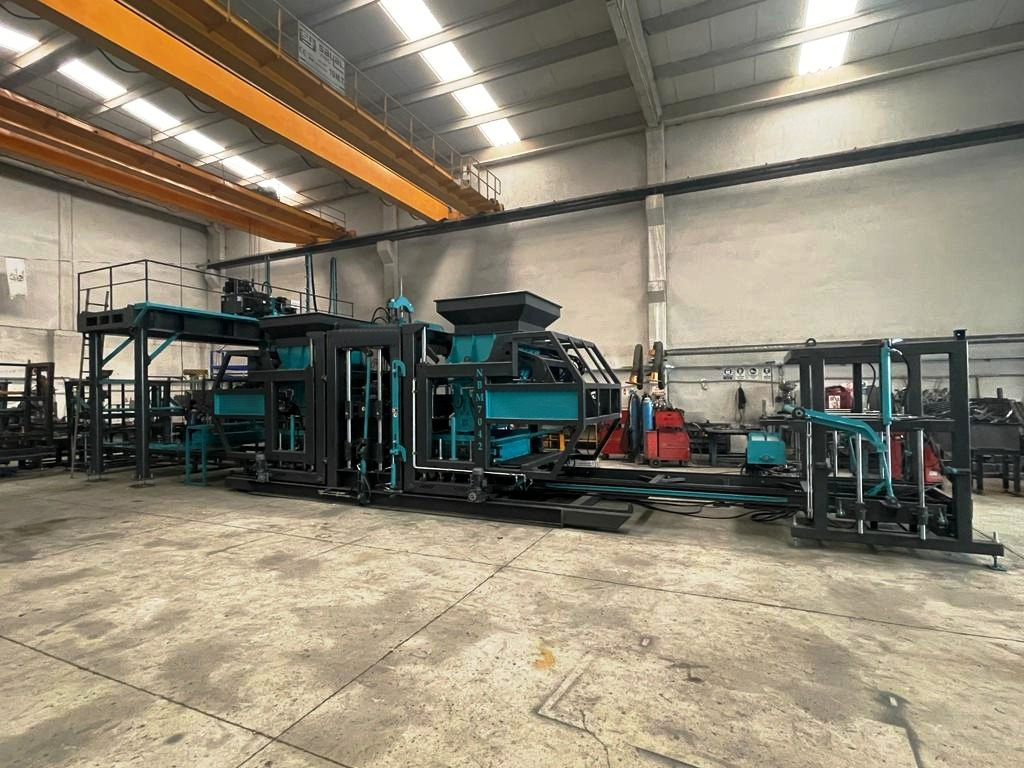 Constmach BS-30 Briquette Making Machine (Concrete Block Making Machine) - Stroj za izdelavo betonskih blokov: slika 2 Constmach BS-30 Briquette Making Machine (Concrete Block Making Machine) - Stroj za izdelavo betonskih blokov: slika 2