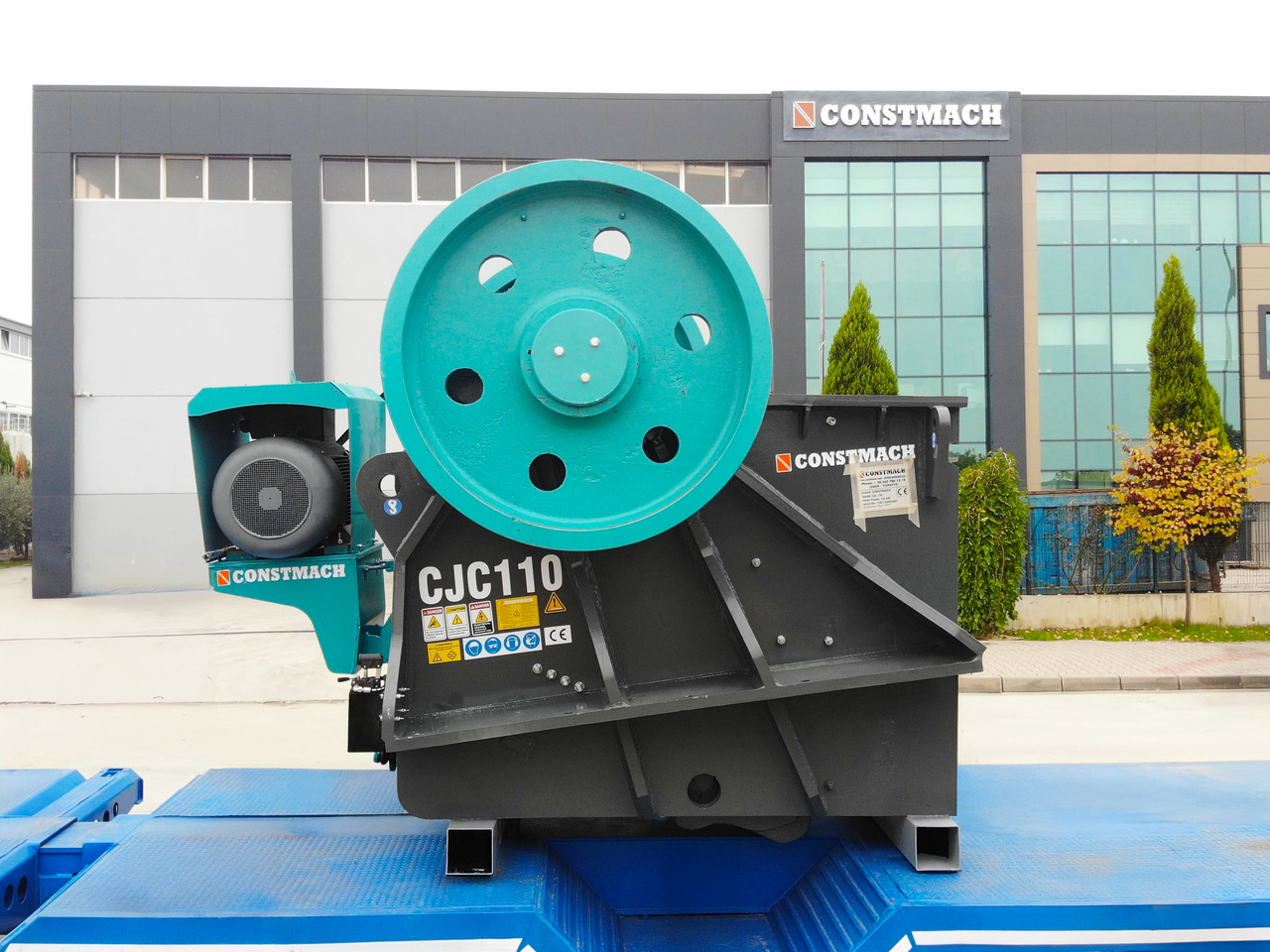 Constmach Delivery Of 60-110 Tph Jaw Crushers In Stock - Čeljustni drobilec: slika 2 Constmach Delivery Of 60-110 Tph Jaw Crushers In Stock - Čeljustni drobilec: slika 2