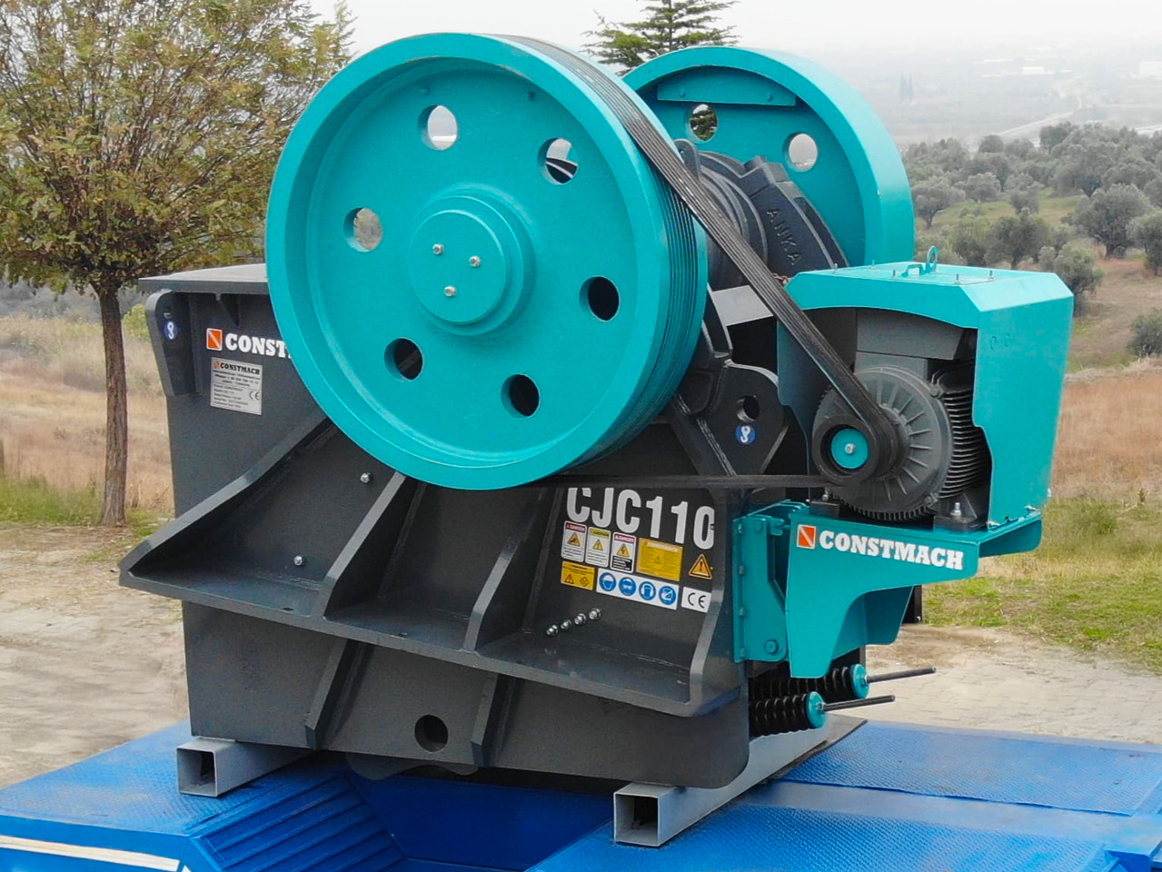 Constmach Delivery Of 60-110 Tph Jaw Crushers In Stock - Čeljustni drobilec: slika 1 Constmach Delivery Of 60-110 Tph Jaw Crushers In Stock - Čeljustni drobilec: slika 1