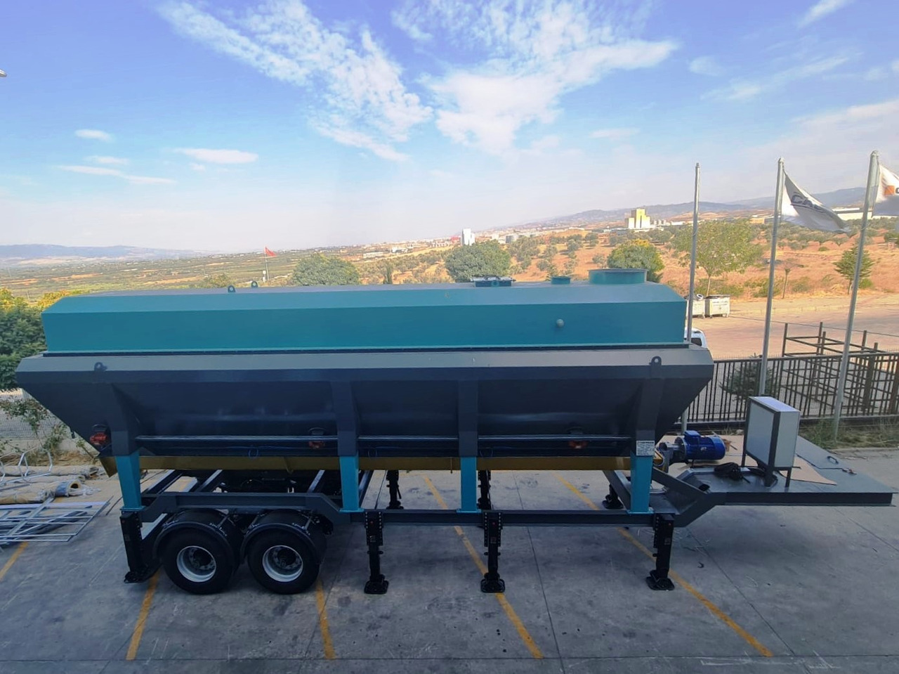 Constmach Mobile Cement Silo (Horizontal Cement Silo) - Silos za cement: slika 2 Constmach Mobile Cement Silo (Horizontal Cement Silo) - Silos za cement: slika 2