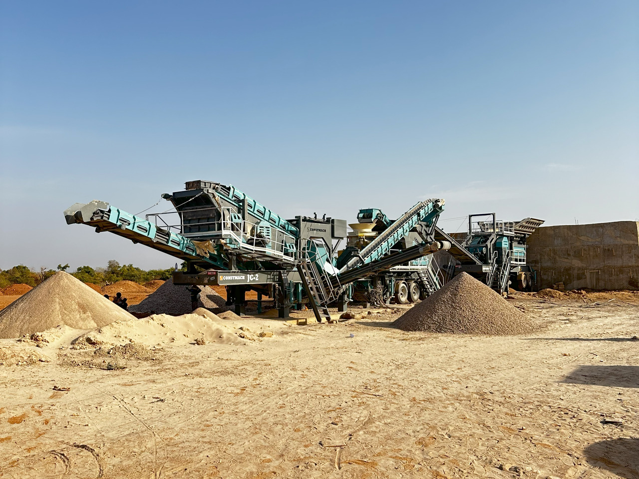 Constmach Mobile Jaw Crusher (Mobile Crusher) With Capacity Of 120-150 Tons - Mobilni drobilec: slika 1 Constmach Mobile Jaw Crusher (Mobile Crusher) With Capacity Of 120-150 Tons - Mobilni drobilec: slika 1