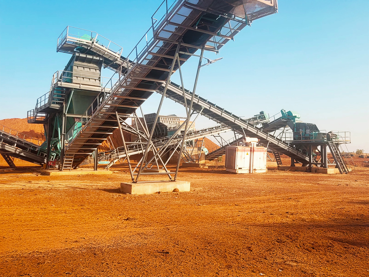 Constmach Stationary Basalt Stone Crushing Plant 250-300 Tph - Drobilec: slika 2 Constmach Stationary Basalt Stone Crushing Plant 250-300 Tph - Drobilec: slika 2