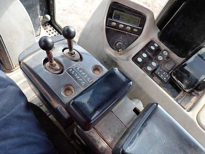 Nakladalec goseničar CAT 963D: slika 15