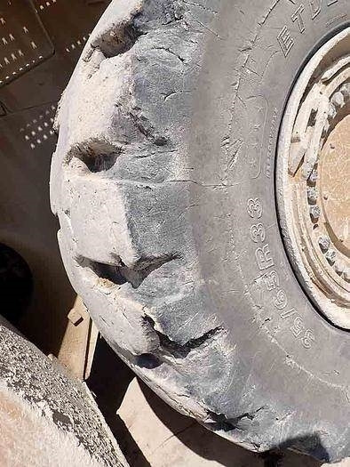 Kolesni nakladalec CAT 988K: slika 28