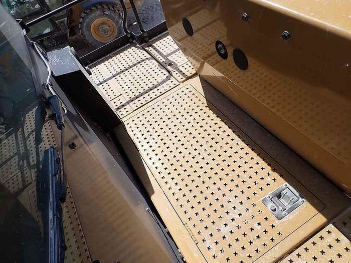 Kolesni nakladalec CAT 988K: slika 31