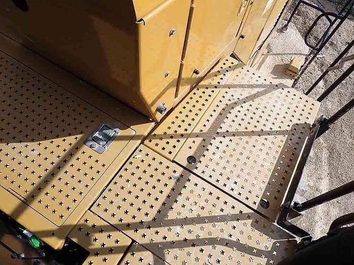 Kolesni nakladalec CAT 988K: slika 35