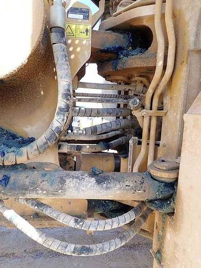 Kolesni nakladalec CAT 988K: slika 36