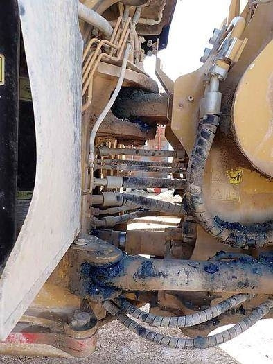 Kolesni nakladalec CAT 988K: slika 37