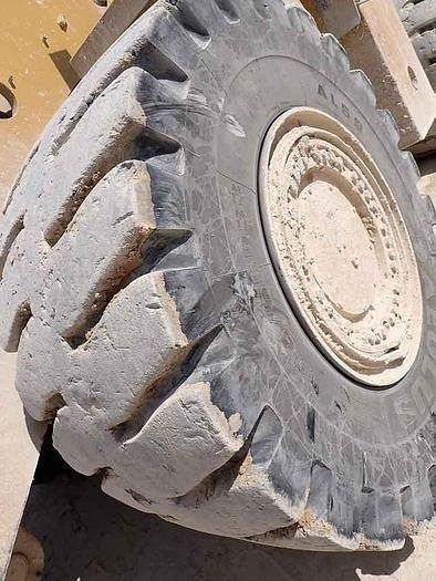 Kolesni nakladalec CAT 988K: slika 25