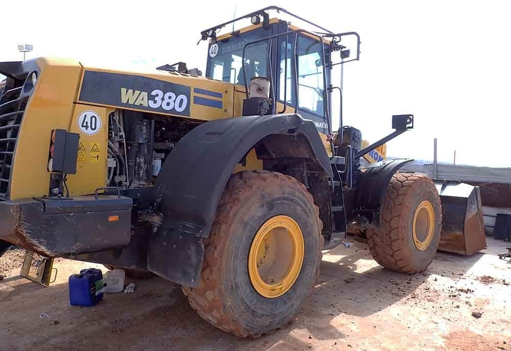Komatsu WA380-8 - Kolesni nakladalec: slika 3 Komatsu WA380-8 - Kolesni nakladalec: slika 3