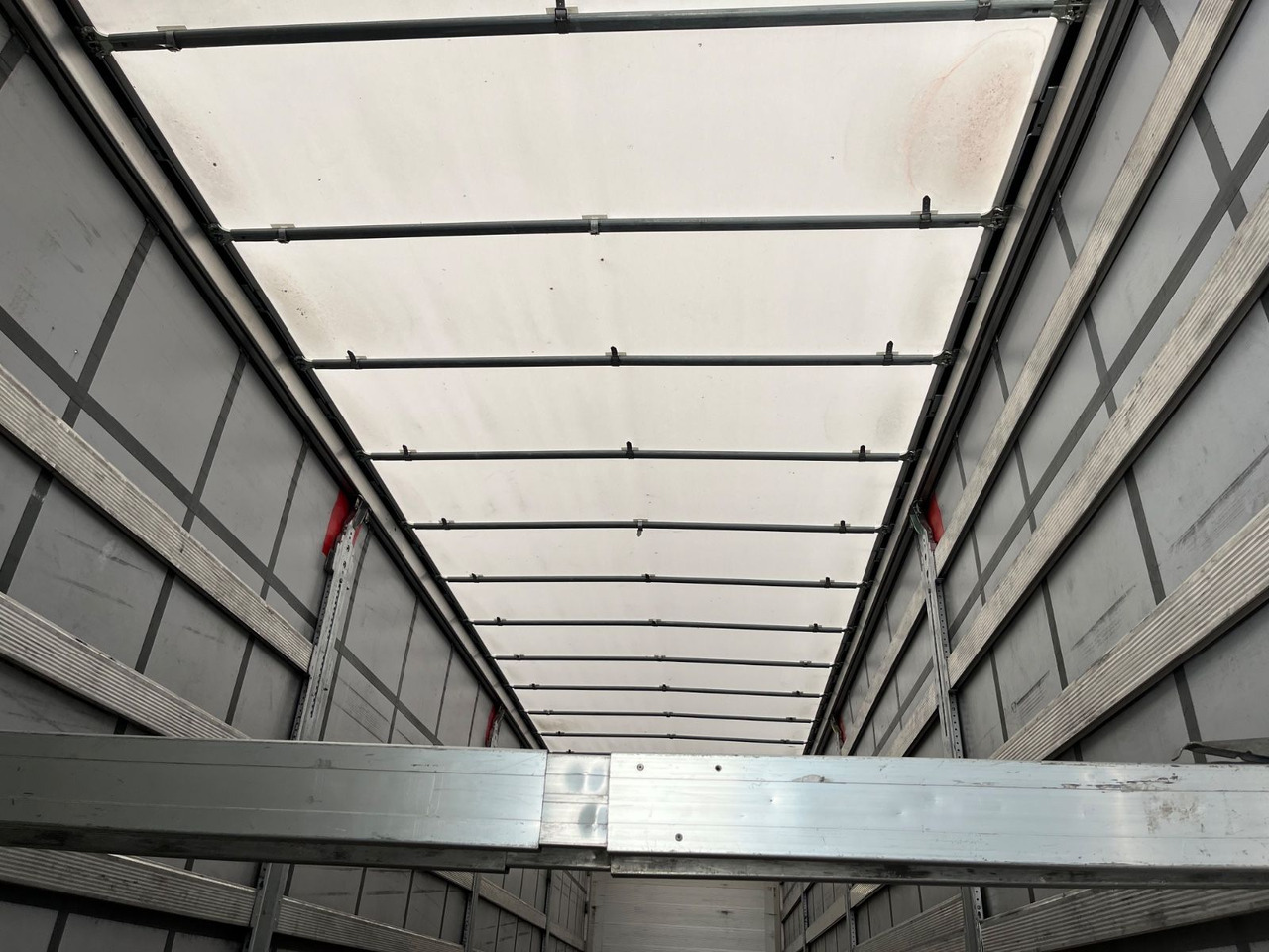 Schmitz Cargobull SCS 24 Bordwand - Polprikolica s ponjavo: slika 5 Schmitz Cargobull SCS 24 Bordwand - Polprikolica s ponjavo: slika 5