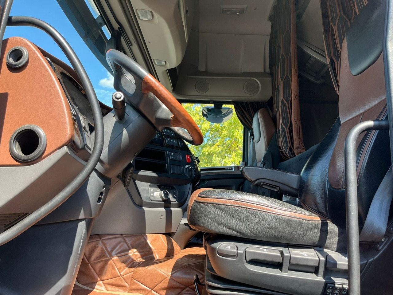 DAF XF 530 SSC - Vlačilec: slika 2 DAF XF 530 SSC - Vlačilec: slika 2