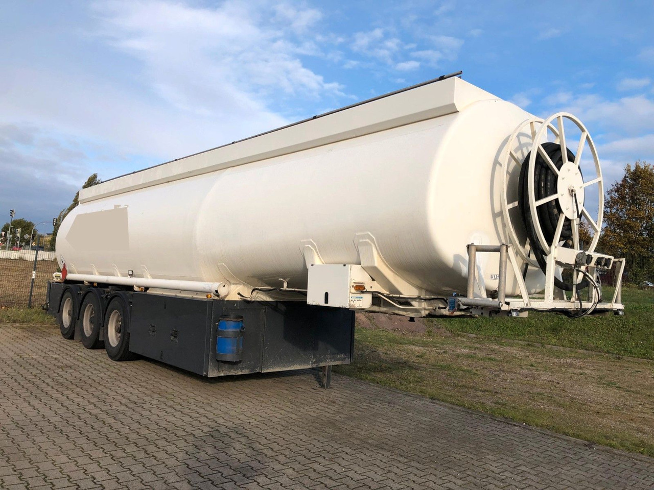 ROHR TAL-A-ZE 4Kammern*ADR*BENZIN*DIESEL*HEIZÖL - Polprikolica cisterna: slika 1 ROHR TAL-A-ZE 4Kammern*ADR*BENZIN*DIESEL*HEIZÖL - Polprikolica cisterna: slika 1