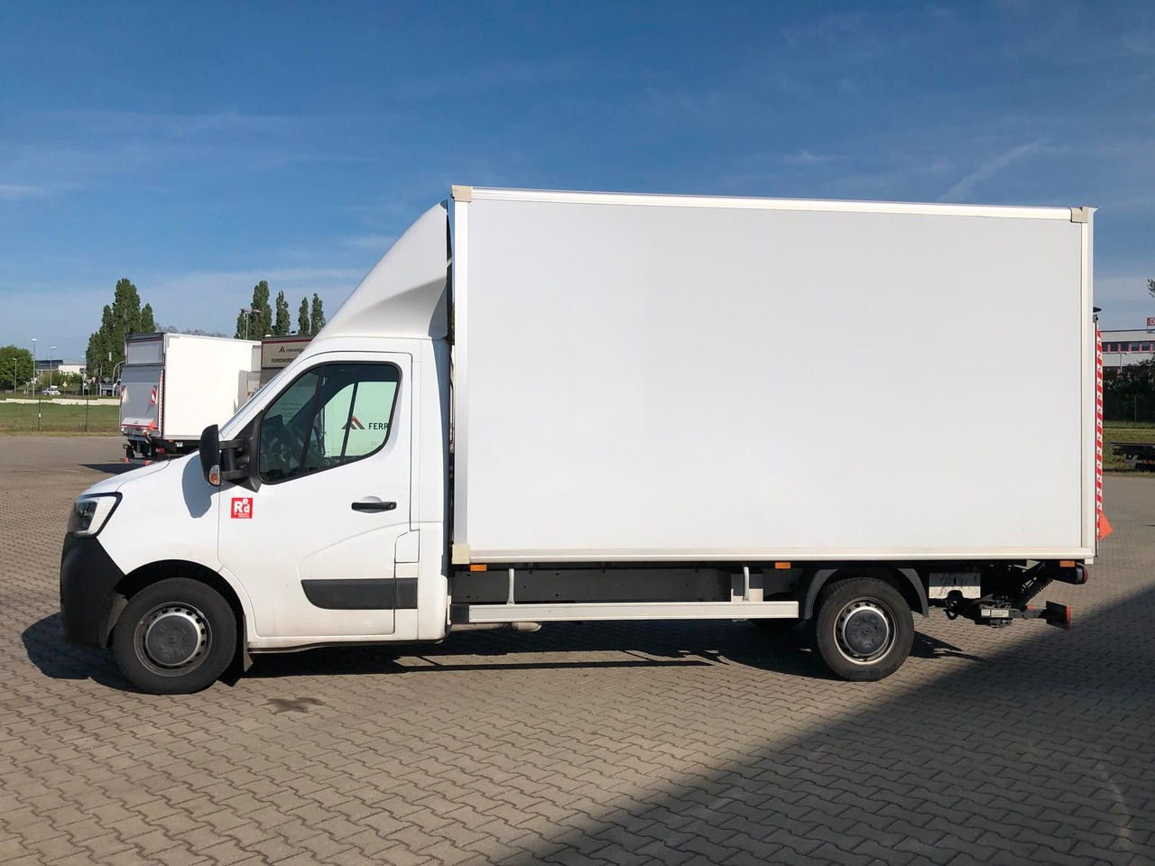 Renault MASTER RED 3.5T*LBW*Klima*4.2m*AUCH MIETE - Dostavno vozilo z zabojnikom: slika 3 Renault MASTER RED 3.5T*LBW*Klima*4.2m*AUCH MIETE - Dostavno vozilo z zabojnikom: slika 3