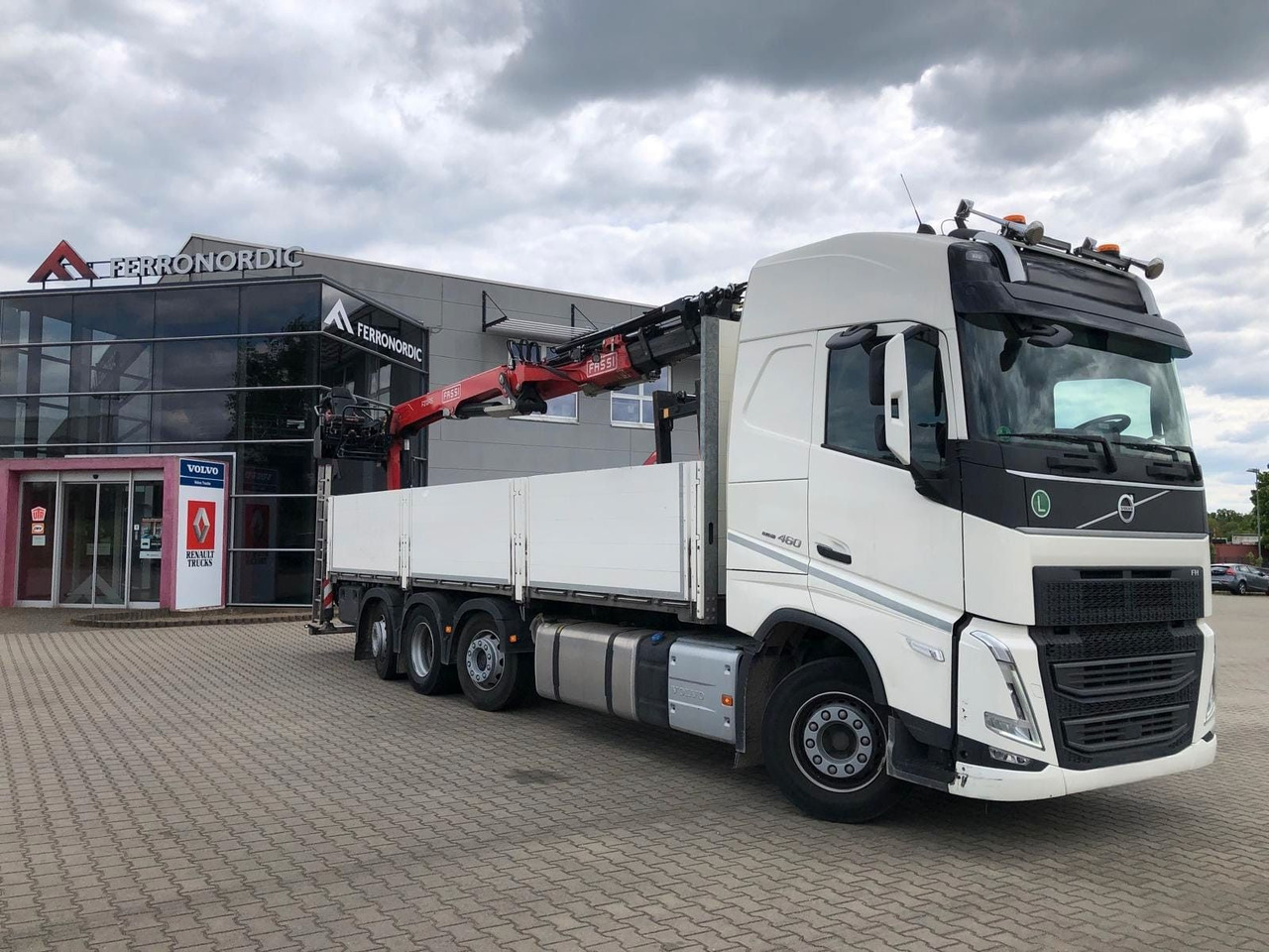 Volvo FH460 8x2 TRIDEM VLA&NLA gelenkt*FASSI F215AS.24 - Tovornjak z dvigalom: slika 3 Volvo FH460 8x2 TRIDEM VLA&NLA gelenkt*FASSI F215AS.24 - Tovornjak z dvigalom: slika 3