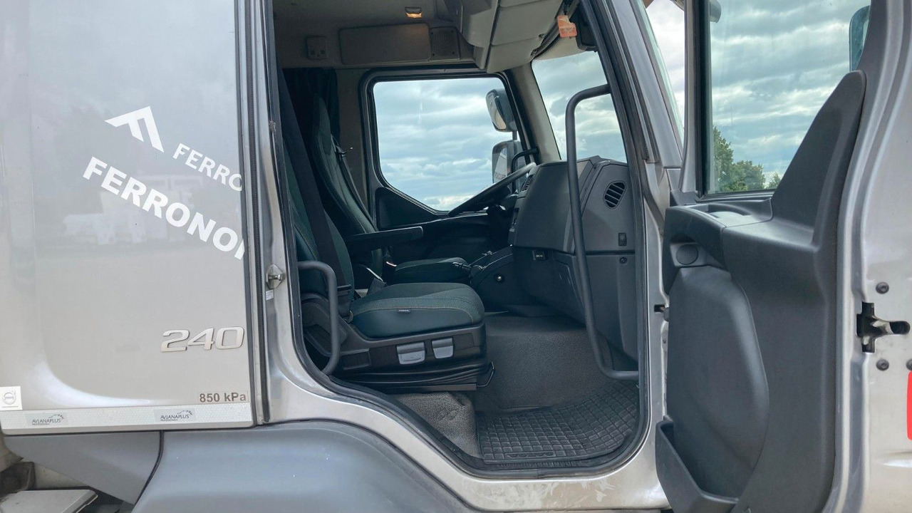 Volvo FL 12.240 Ladebordwand*Klima - Tovornjak zabojnik: slika 5 Volvo FL 12.240 Ladebordwand*Klima - Tovornjak zabojnik: slika 5