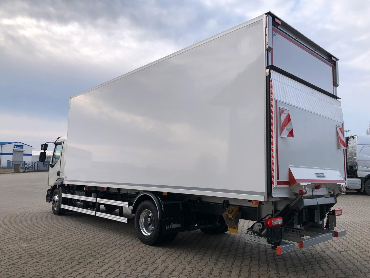 Volvo FL16.280 VollLuft*LBW *Carrier Supra850*a.Miete - Tovornjak hladilnik: slika 3 Volvo FL16.280 VollLuft*LBW *Carrier Supra850*a.Miete - Tovornjak hladilnik: slika 3