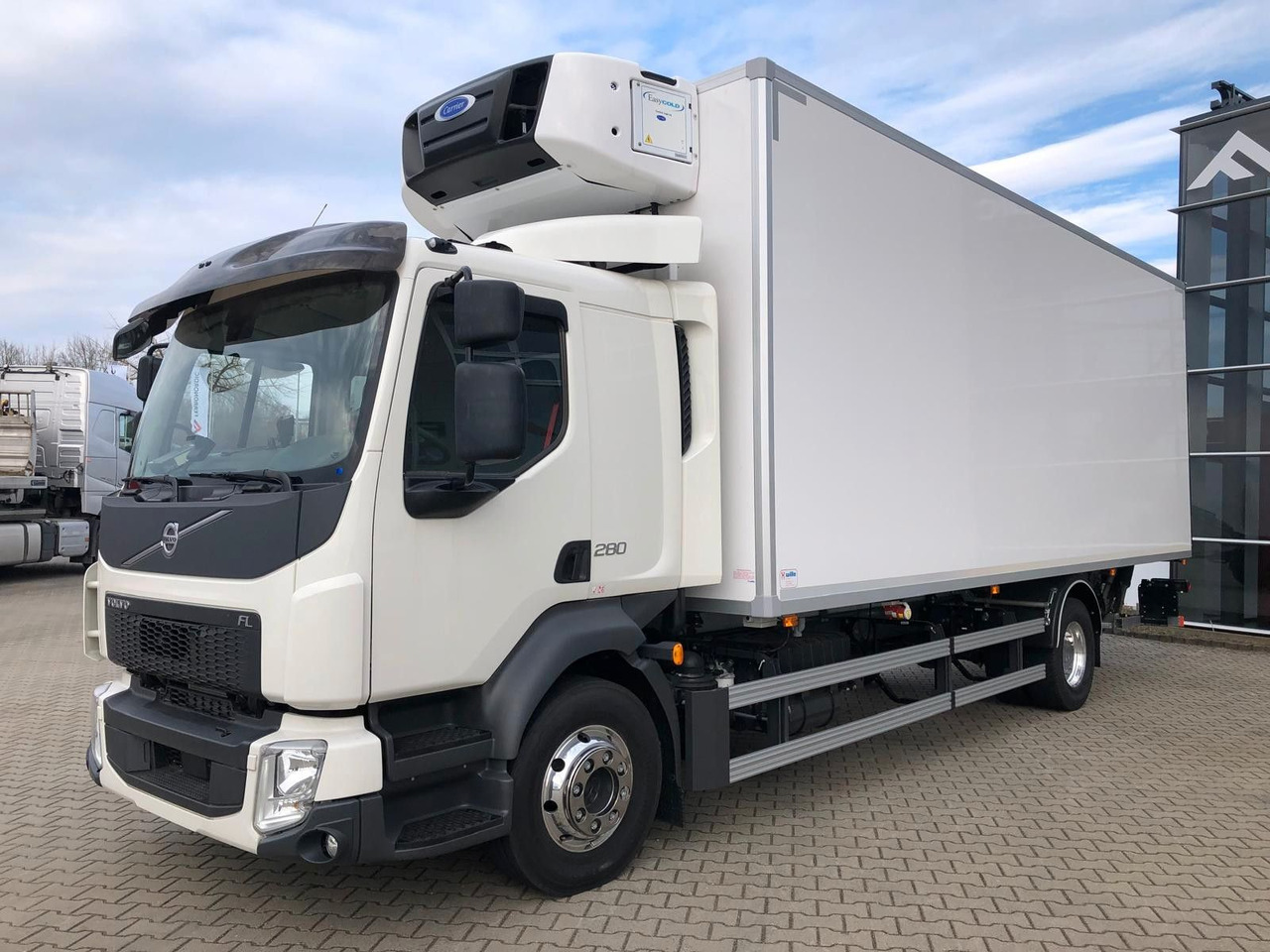 Volvo FL16.280 VollLuft*LBW *Carrier Supra850*a.Miete - Tovornjak hladilnik: slika 4 Volvo FL16.280 VollLuft*LBW *Carrier Supra850*a.Miete - Tovornjak hladilnik: slika 4