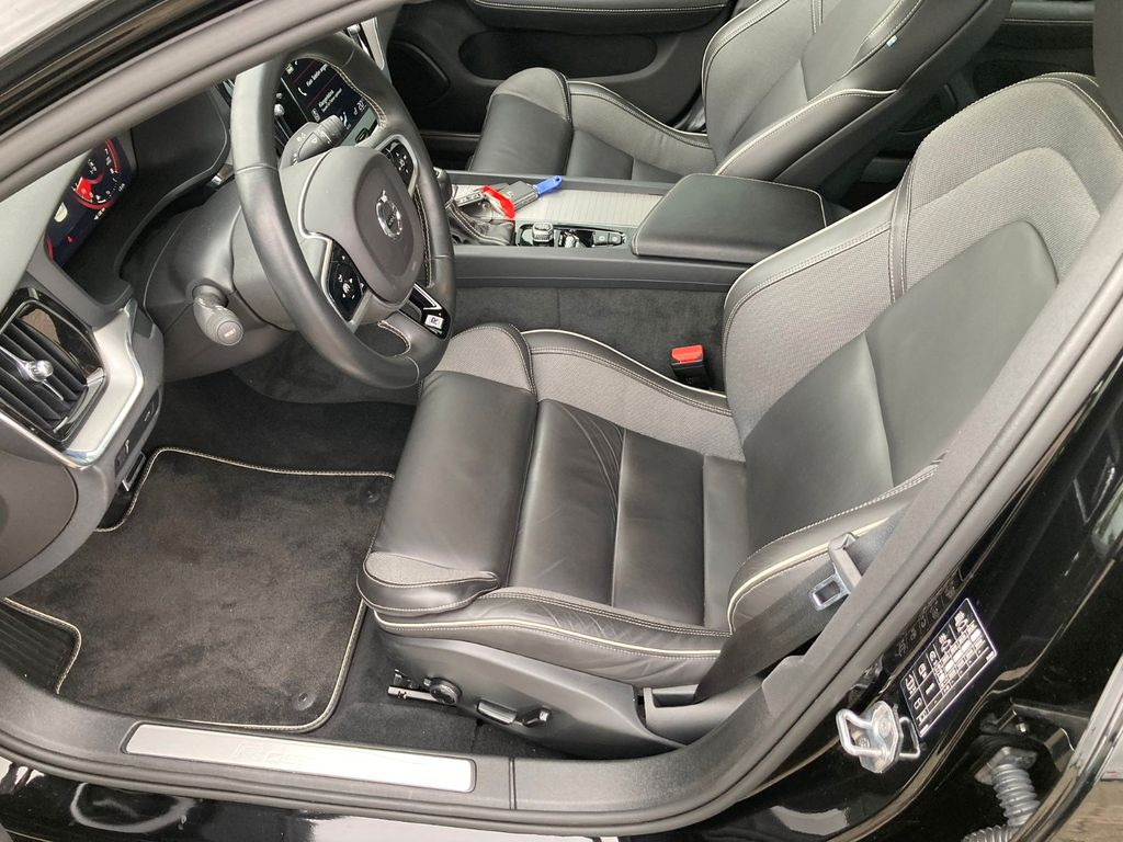 Volvo S60 T5 Lim. R-Design Volvo S60 T5 Lim. R-Design - Limuzina: slika 4 Volvo S60 T5 Lim. R-Design Volvo S60 T5 Lim. R-Design - Limuzina: slika 4